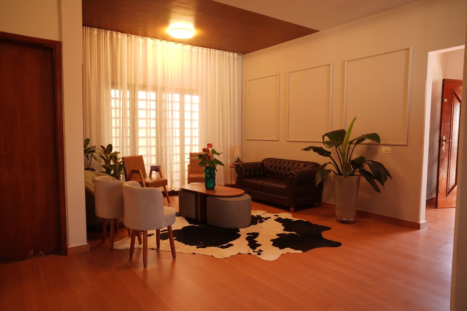 Recepção e hall de entrada da Roy Business